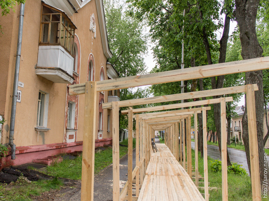 Проход запрещён Ветхий дом на Гагарина огораживают для сноса