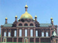 Таким по замыслу реставраторов будет выглядеть Храм Серафима Саровского летом 2003 года